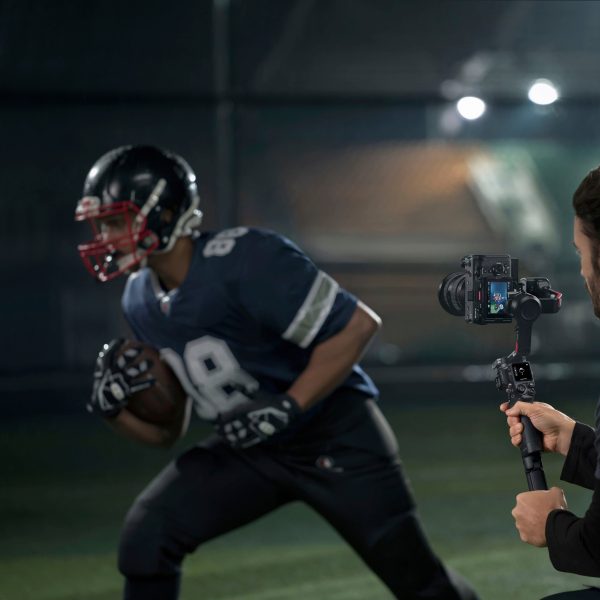 DJI RS 4 Lightweight Commercial Stabilizer with Vertical Shooting-6