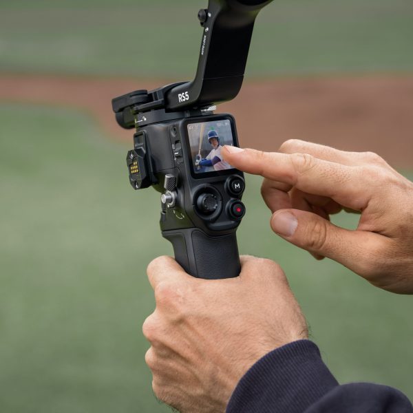 DJI RS 5 Gimbal Stabilizer with Touchscreen Tracking, 3kg Payload-7